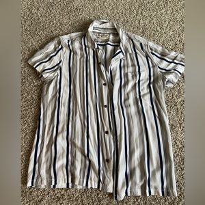 Aeropostale stripped causal button down men’s shirt size L